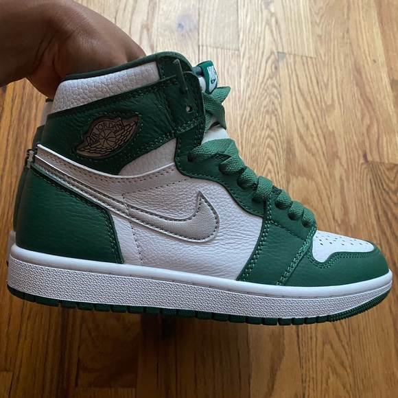 Jordan 1 Gorge Green & Jordan 1 Dark Mocha - Picture 1 of 6